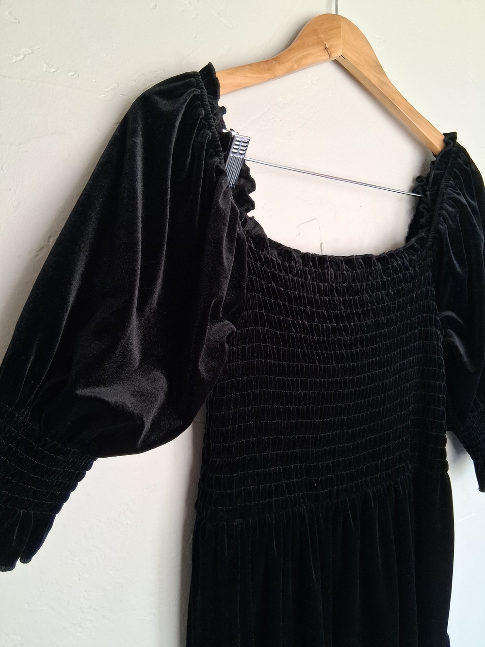 Black Velvet Smocked Midi Dress Puff Sleeve Tiered Goth Fall Prairie M 8/10 - Picture 3 of 9